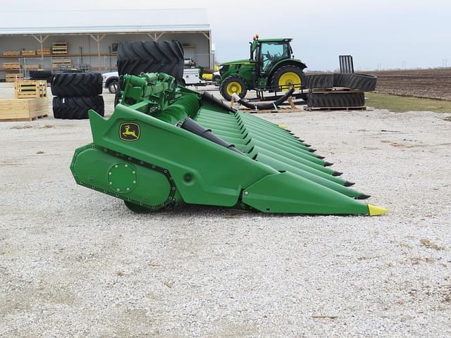Image of John Deere C12F equipment image 1