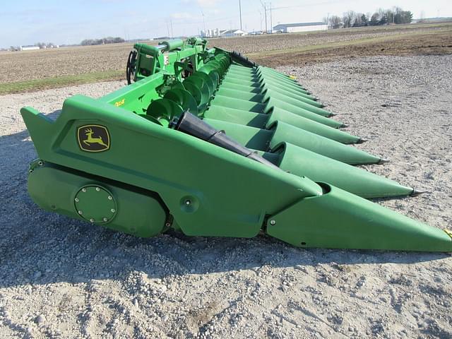 Image of John Deere C12F equipment image 2