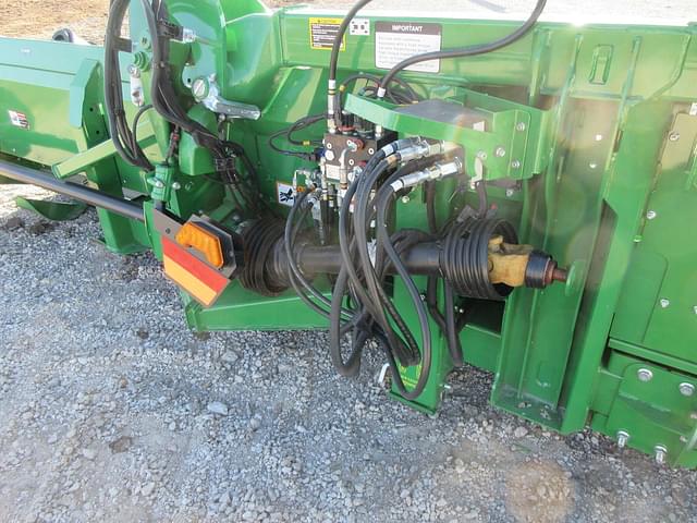 Image of John Deere C12F equipment image 4