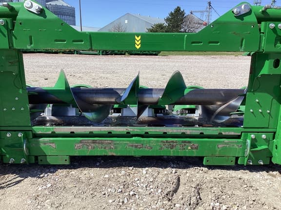 Image of John Deere C12F equipment image 4