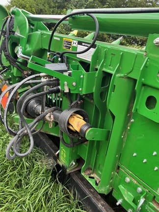 Image of John Deere C12F equipment image 4