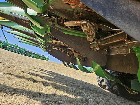 Image of John Deere C12F equipment image 4