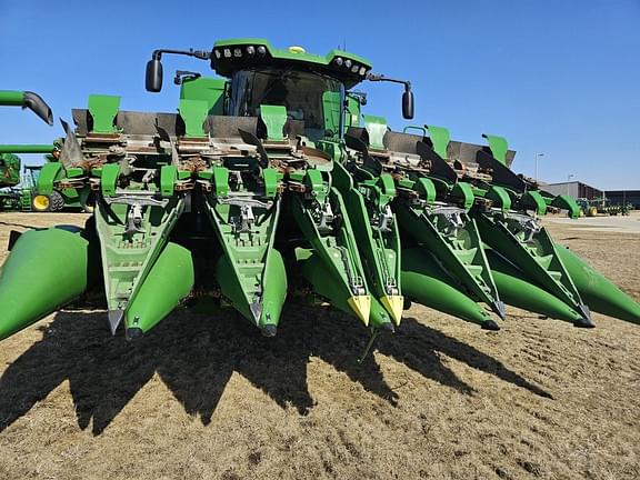 Image of John Deere C12F equipment image 1