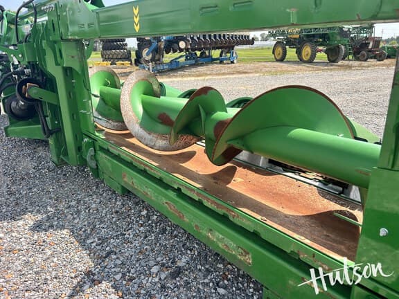 Image of John Deere C12F equipment image 4