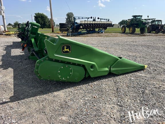 Image of John Deere C12F equipment image 3