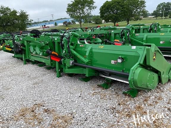 Image of John Deere C12F equipment image 3