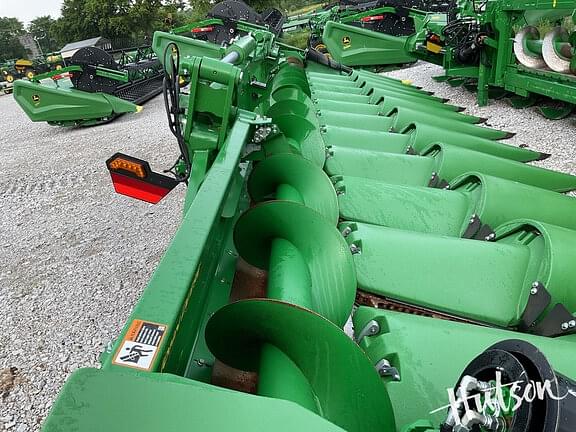 Image of John Deere C12F equipment image 2