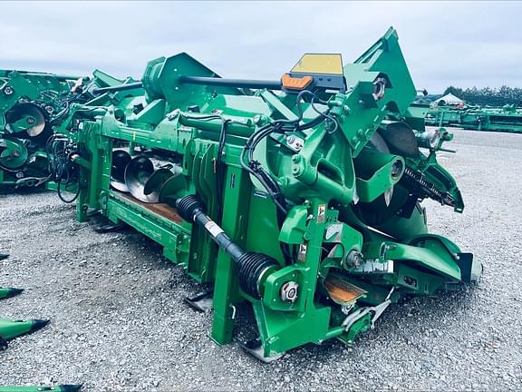 Image of John Deere C12F equipment image 4