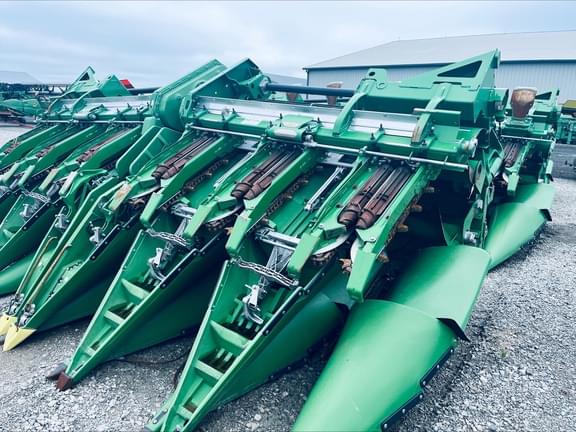 Image of John Deere C12F equipment image 3