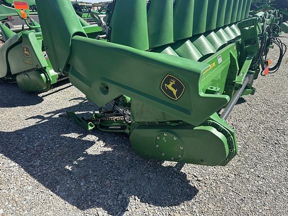 Image of John Deere C12F equipment image 1