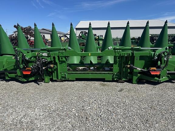 Image of John Deere C12F equipment image 2