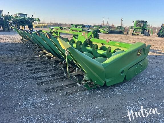 Image of John Deere C12F equipment image 1