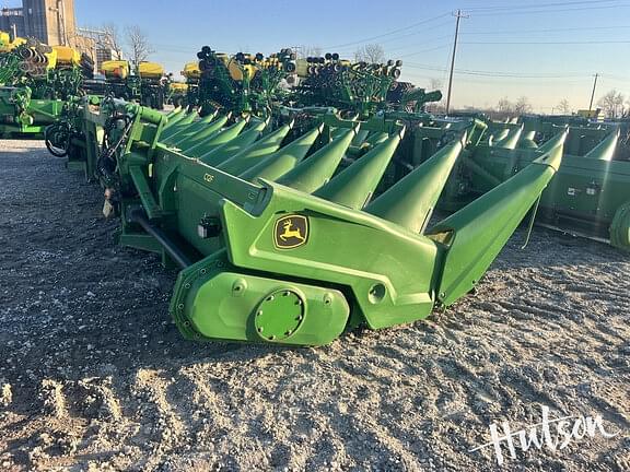 Image of John Deere C12F equipment image 3