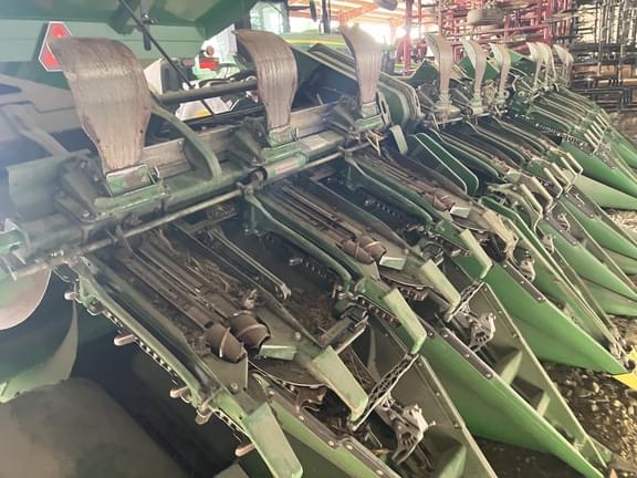 Image of John Deere C12F equipment image 2