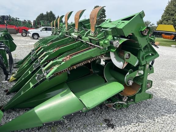 Image of John Deere C12F equipment image 4