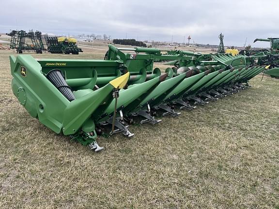 Image of John Deere C12F equipment image 1