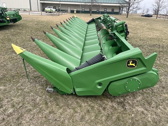 Image of John Deere C12F equipment image 2