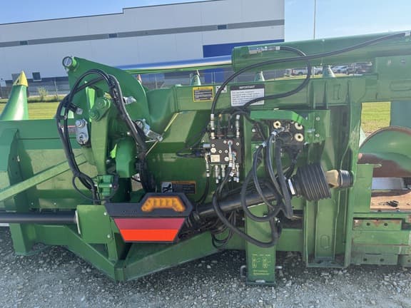 Image of John Deere C12F equipment image 4