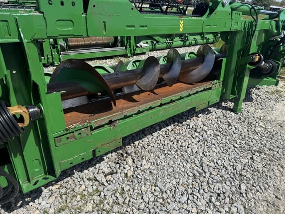 Image of John Deere C12F equipment image 3