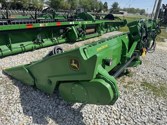 Image of John Deere C12F equipment image 2