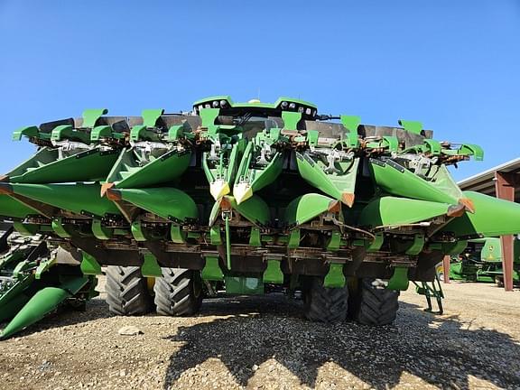 Image of John Deere C12F equipment image 1