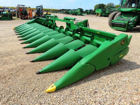 Image of John Deere C12F equipment image 3