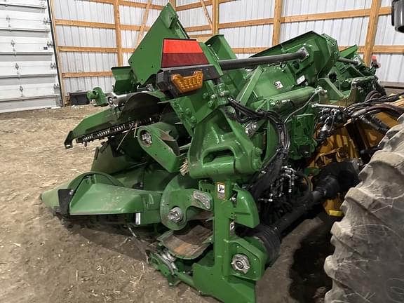 Image of John Deere C12F equipment image 4