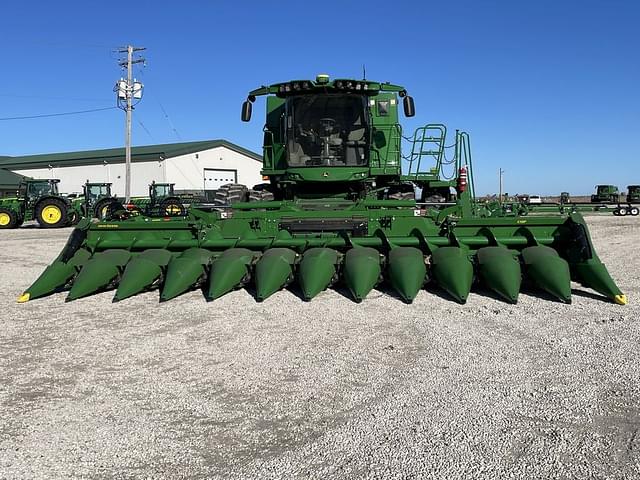 Image of John Deere C12F equipment image 1