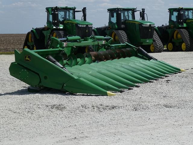 Image of John Deere C12F equipment image 2