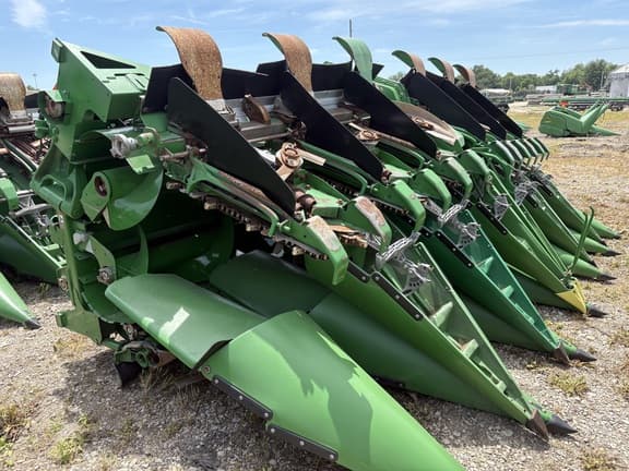 Image of John Deere C12F equipment image 1