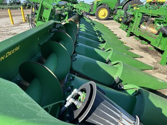 Image of John Deere C12F equipment image 2