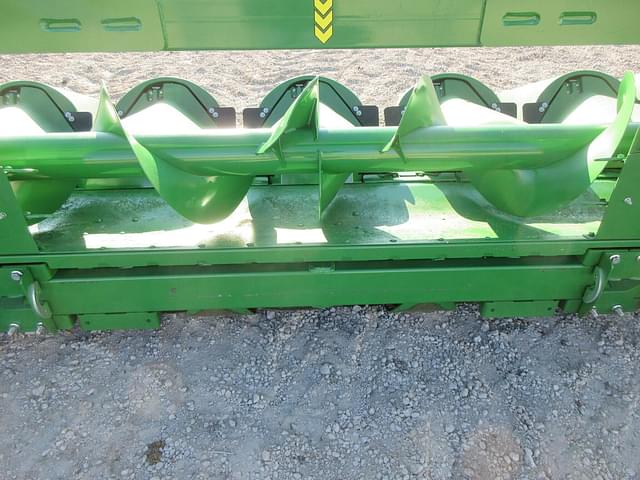 Image of John Deere C12F equipment image 4