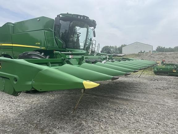 Image of John Deere C12F equipment image 1