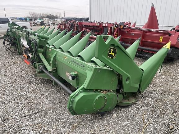 Image of John Deere C12F equipment image 3