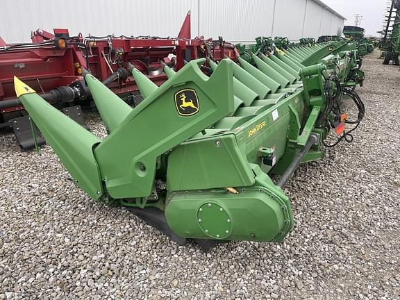 Image of John Deere C12F equipment image 1