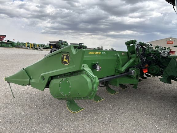 Image of John Deere C12F equipment image 4