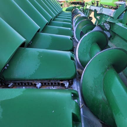 Image of John Deere C12F equipment image 4