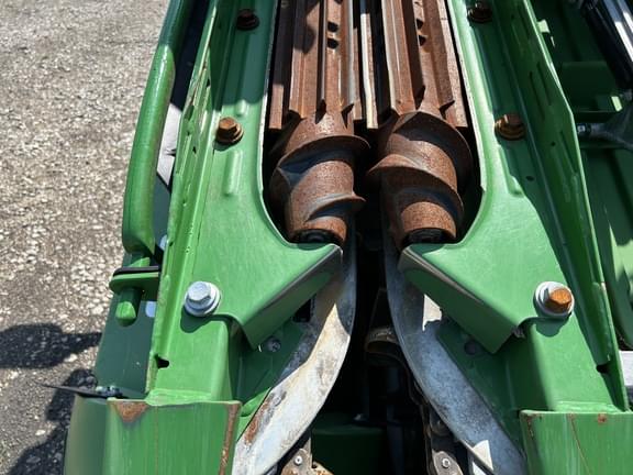 Image of John Deere C12F equipment image 4