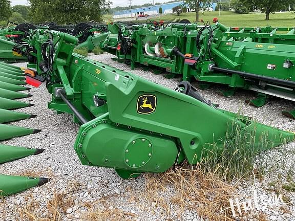 Image of John Deere C12F equipment image 2