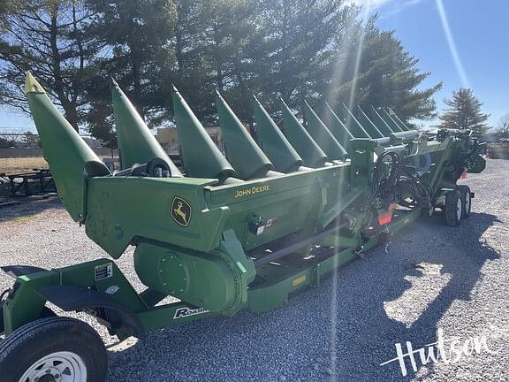 Image of John Deere C12F equipment image 4