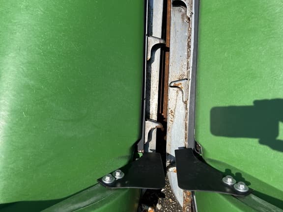 Image of John Deere C12F equipment image 2