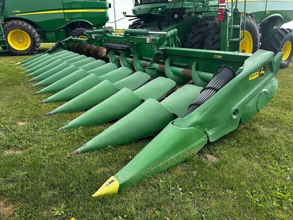 Image of John Deere C12F Primary image