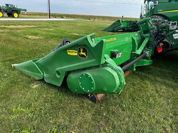 Image of John Deere C12F equipment image 3