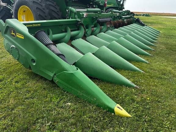 Image of John Deere C12F equipment image 1
