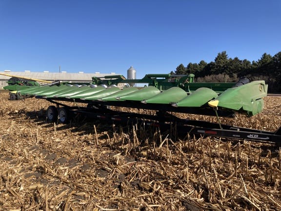 Main image John Deere C12F