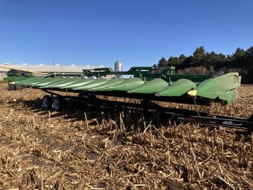 Main image John Deere C12F