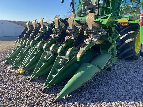 Image of John Deere C12F equipment image 2