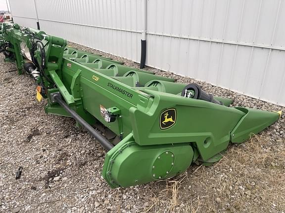 Image of John Deere C12F equipment image 3