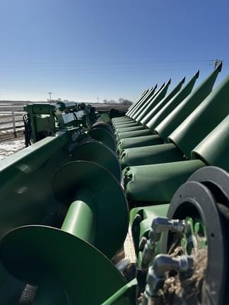 Image of John Deere C12F equipment image 2