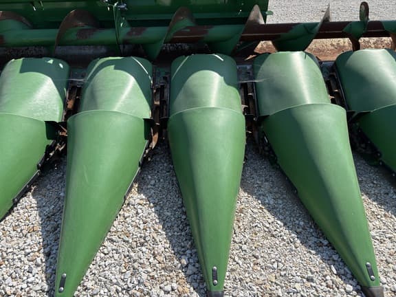 Image of John Deere C12F equipment image 3